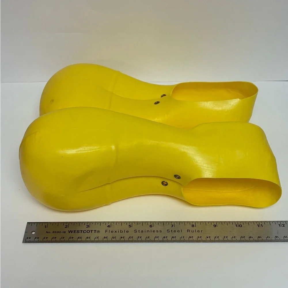 RUBIES CLOWN KIDS' SHOES Molded Plastic Yellow Vintage MADE IN U.S.A. Halloween - Picture 13 of 14